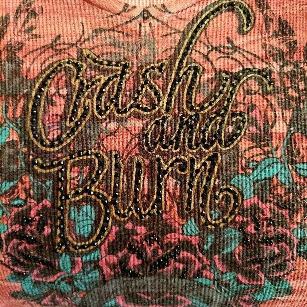 Crash & Burn Sequin Thin-thermal V-neck - Picture 2 of 7